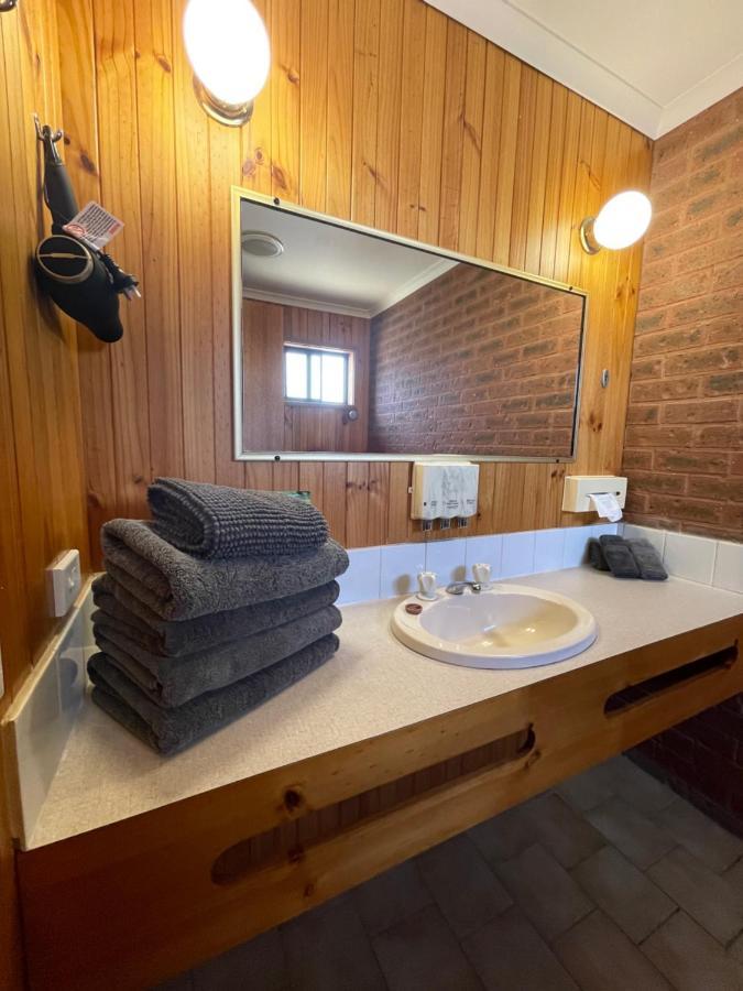 Country Roads Motor Inn Наррандера Екстер'єр фото