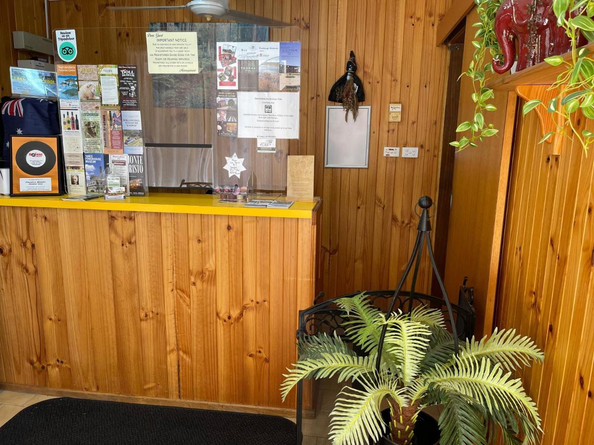 Country Roads Motor Inn Наррандера Екстер'єр фото